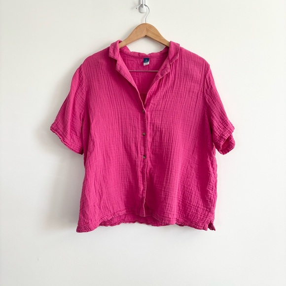 Old Navy Crinkle Gauze Button-Down Short Sleeve Shirt - Picture 3 of 11